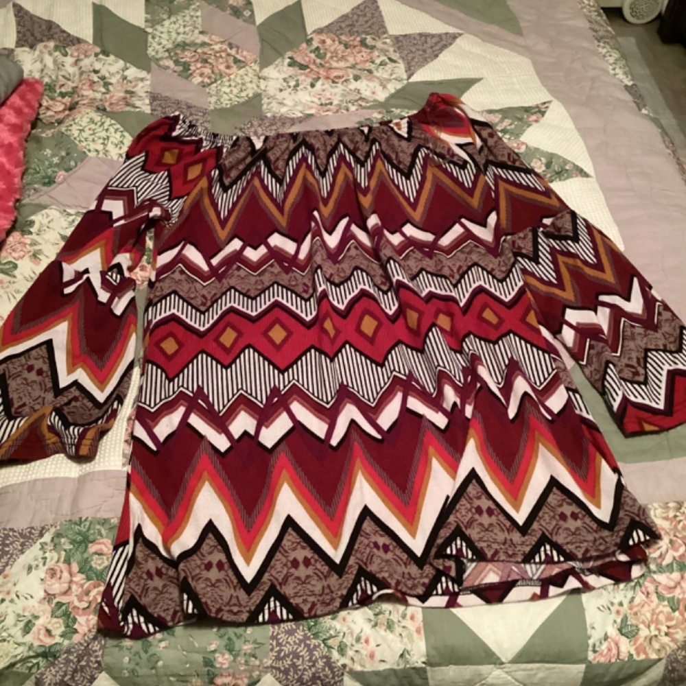 Top - Picture 2 of 2